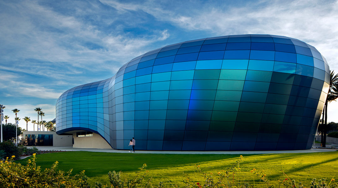 0_Cover_PacificVisionsCreditRequiredTomBonner - Nam Ly 0_Cover_PacificVisionsCreditRequiredTomBonner - Nam Ly